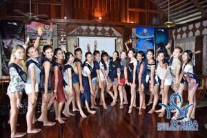 wMiss Scuba International(~XEXN[oEC^[iVi)2016xEB}^gXgɂu`B