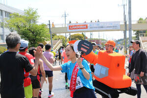 �u2026�����݂��炤��}���\�������ۃu���C���h�}���\���v�ɃX�y�V�����T�|�[�^�[�𖱂߂��~�X���{�O�����v���̖���G�q