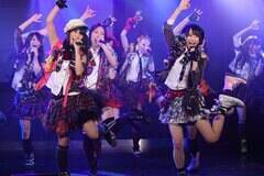 SKE48 teamS 1st�wPARTY���n�܂��x��������f�r���[3���N�L�O�������