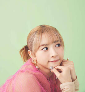 �U�t�t�Ƃ��Ċ������̖��c�юq�iNRC PRODUCTION�����j