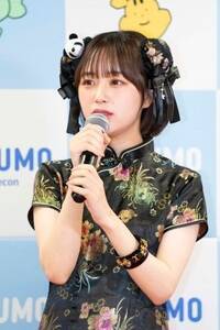 自身初プロデュースのカラコンの発売記念イベントに出席したなえなの。