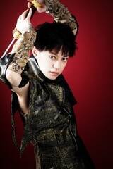 ~i[WF^