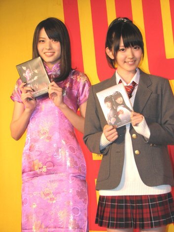 オリジナルビデオシネマのDVD発売の記念イベントを開催した℃-uteの矢島舞美(左)と鈴木愛理。