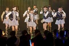 LveɏAC~cʉA`[NڐЂnӔDI炪胁o[ō\ꂽBIIɎh^B(C)NMB48 