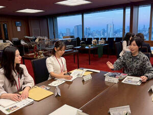 ミス日本コンテストファイナリストが勉強会「自衛官から学ぶ自衛隊の活動」に参加