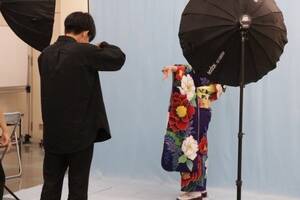 �~�X���j�o�[�V�e�B2021�t�@�C�i���X�g�����{���̎����{��{�ݏo�g�̏����B�ɐV���l�̐U�葳�p�̎ʐ^�B�e���v���[���g�B