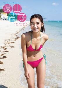 遠山茜子『プラチナム次世代スタースクールカレンダー2019-20』撮影/佐藤裕之