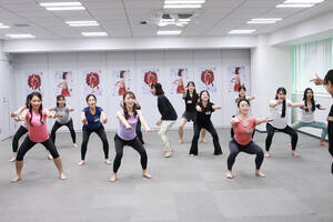 「ビューティエクササイズ」に参加した『ミス日本コンテスト2026』ファイナリストたち(C)Deview