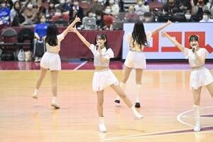 OCHA NORMAがB.LEAGUEのハーフタイムショーに出演