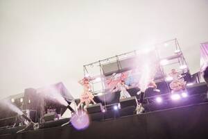 FES��TIVE�u�ԃ����K�X�v���b�V���ՁvDAY1�i8��24�������l�E�ԃ����K�q�ɍL��iPhoto:���^�i�x�^�C�V�j