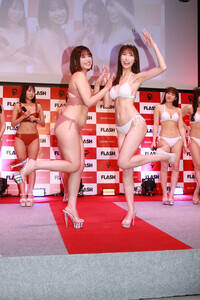 ポージング対決を行った『ミスFLASH2026』グランプリ・板野優花(C)Deview