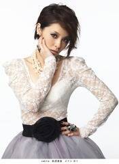 10���N�L�O�̃x�X�g�A���o����21���ɔ������鏼�Y����B