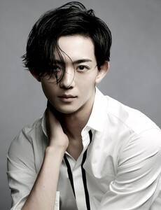 ���������F������