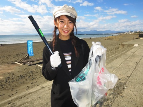 2017NȂC[WK[̗؂AwbhhōsȂꂽwLUKE'S BEACH CLEAN UPxɎQB