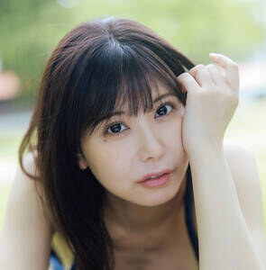 「篠原冴美ファースト写真集 五月雨」(撮影:横山マサト 発行:玄光社)
