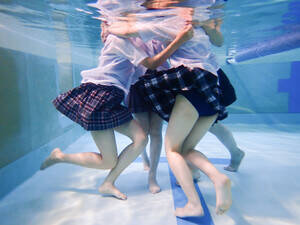 『NEW SCHOOLGIRL COMPLEX』(徳間書店)写真◎青山裕企