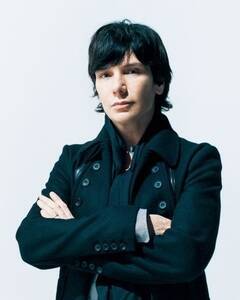 Party Rockets1sttAowTRIANGLExɁAwSecret Moonx񋟂Mr.Big̃{[JAGbNE}[eBB
