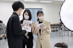 �~�X���j�o�[�V�e�B2021�t�@�C�i���X�g�����{���̎����{��{�ݏo�g�̏����B�ɐV���l�̐U�葳�p�̎ʐ^�B�e���v���[���g�B