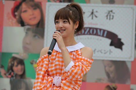 佐々木希 1ｓｔアルバム発売記念イベントを開催 Wのんちゃん で8000人集客 ニュース Deview デビュー