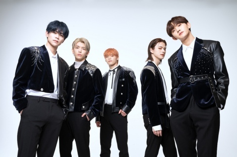 10���X�^�[�g�̃h���}�w�N�̉ԂɂȂ�x�ɏo������INI�����o�[�i�ʐ^�����j���q����A���ˑ喲�A�ؑ����ƁA���c�v�A�c������ (C) TBS