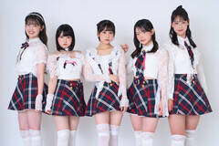 �񂭁����y�Ȃ�񋟂��v���f���[�X����|���鎟����A�C�h���ESparkling Eyes