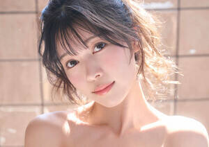 七瀬なな写真集「もっとみつめて。」(C)中村和孝/集英社