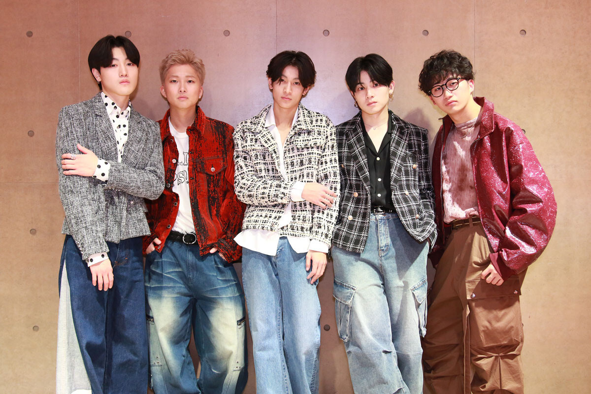 �wHoripro Vocal Scout Caravan�x�őI�o���ꂽ�uunlock�v�����o�[�i������j���������Akiichi�A���ѐ^���ƁA��ؗD�^�A���V�����iC�jDeview