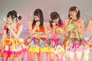 A[icA[ő傫Ȋ󂯂NMB48o[ (C)NMB48