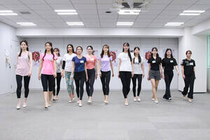 「ビューティエクササイズ」に参加した『ミス日本コンテスト2026』ファイナリストたち(C)Deview