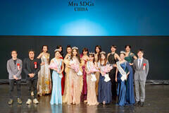 �x�X�g�I�u�~�X��t���̃t�@�C�i���X�g�ƐR�����̋L�O�B�e