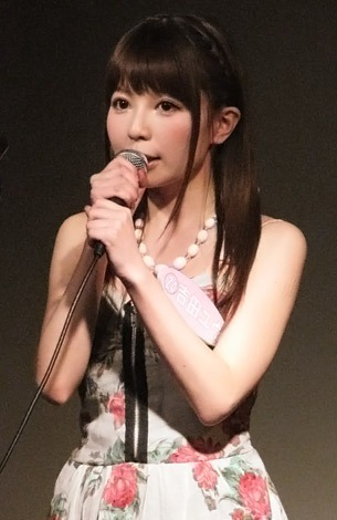 ���[��1�ʂɋP���A�Z���^�[���l�������g�c���E�iC�jORICON DD inc.