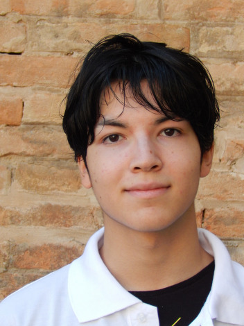 20歳のハーフ俳優・岡田ロレン 