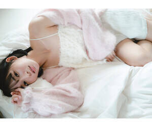 小島菜々恵 デジタル写真集『ピント』公開カット(C)カノウリョウマ/集英社