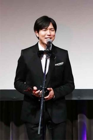 神谷浩史 ファンが選ぶ最も活躍した声優 Mvs に輝く これからも日本語にこだわる ニュース Deview デビュー