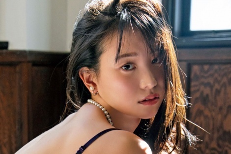 永尾まりや写真集『ヤバイ!まりや。』(ワニブックス 撮影:西條彰仁)