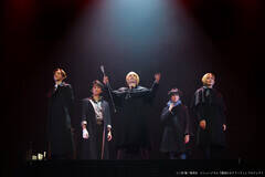 ~[WJwJ̃A[eBxp鍑̏X Reprise ʐ^ (CjOD P^WpЁiCj~[WJwJ̃A[eBxvWFNg