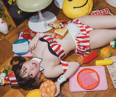 �y�f�W�^������z�킽���߂�Ȏʐ^�W�uREAL DREAM�v�iC�j���{�a�T�^�W�p��