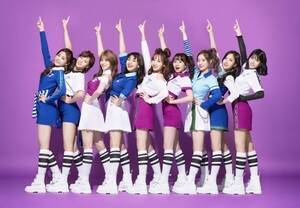 TWICE ^AWANO.1ŋK[YO[vgTWICEhigDCXj̓{̎GAڂViVi12X^[gI