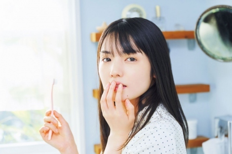 道重さゆみ2023カレンダー(ワニブックス)イメージ