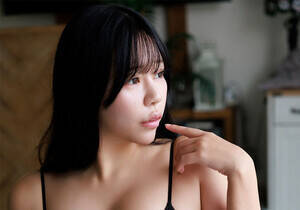 『SPA!デジタル写真集 ミスSPA!2025/空見みあ「ミニマムボディのムチプニ妖精」』提供:週刊SPA!編集部 撮影:日暮翔 ヘアメイク:海瀬志津奈・塩田結香(JULLY) スタイリング:沼田美咲