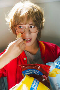 wicN Holiday-ish Photobookijx(C)KADOKAWA^ʐ^FJmEE}