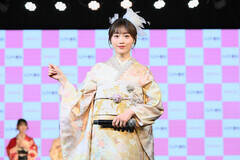 ��8���u�U��TEENS�v�����o�[�̌É���J�X