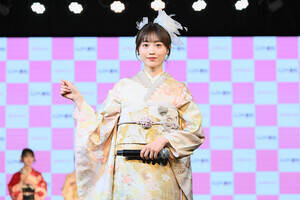 ��8���u�U��TEENS�v�����o�[�̌É���J�X