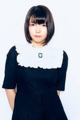 �A�[�e�B�X�g�{�b�N�X�����F�����y