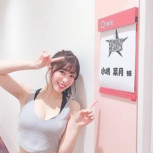 AKB48̏،A30ɕꂽwhn[cxierjMCAVX^g𖱂߂B