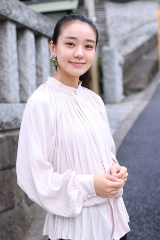 野島伸司の教え子 奈緒 来年度朝ドラヒロインの親友に大抜擢の新進女優に注目 ニュース Deview デビュー