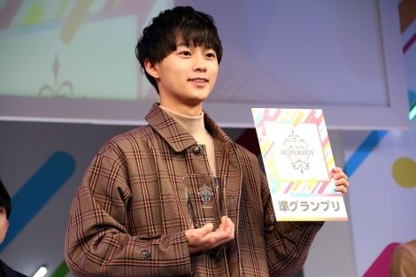 ギター弾き語りで会場を魅了した北海道出身 19歳の青山凌大さん 第33回ジュノンボーイ 準グランプリを受賞 ニュース Deview デビュー