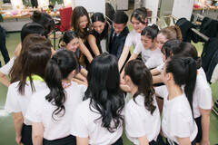 �x�X�g�E�I�u�E�~�X�a�̎R���ɗՂރt�@�C�i���X�g�̉~�w