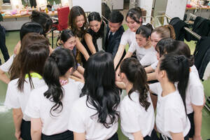 �x�X�g�E�I�u�E�~�X�a�̎R���ɗՂރt�@�C�i���X�g�̉~�w