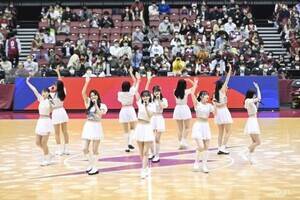 OCHA NORMAがB.LEAGUEのハーフタイムショーに出演